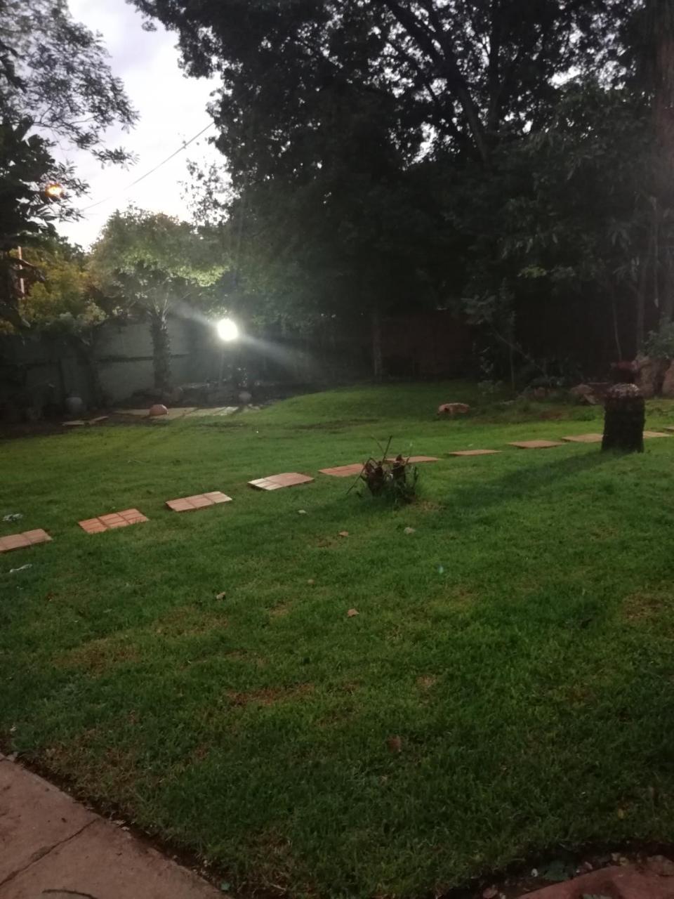 Green On Minni Guest House Pretoria Exterior foto