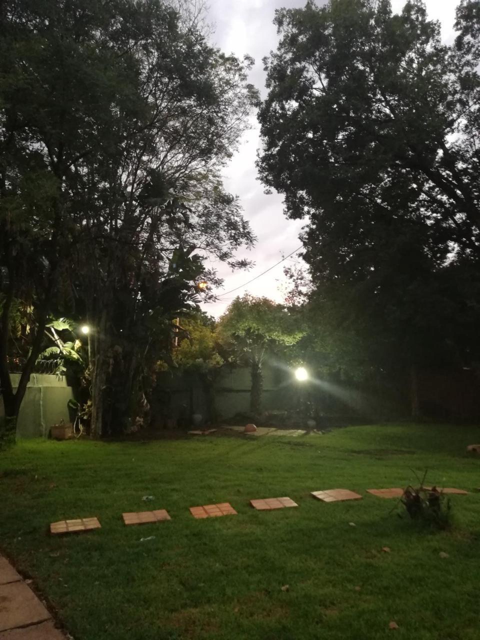 Green On Minni Guest House Pretoria Exterior foto